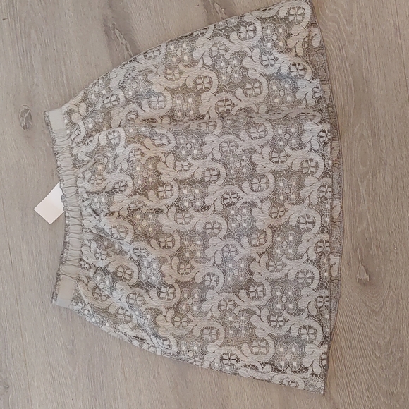 J. Crew Dresses & Skirts - J crew l size 6  l new with tag l beautiful skirt by j crew